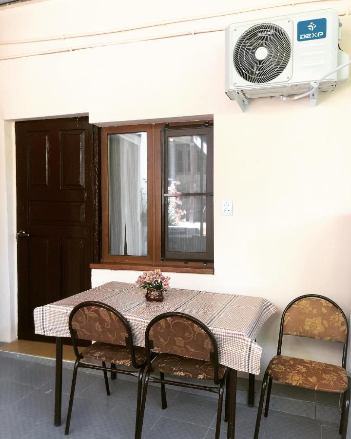Hôtel Гостевой Дом «Лиза» à Gagra Extérieur photo