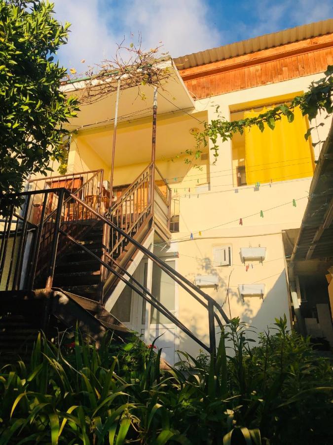 Hôtel Гостевой Дом «Лиза» à Gagra Extérieur photo